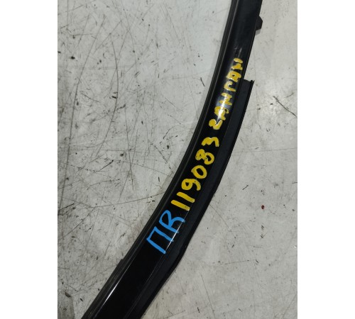 Уплотнитель стекла передний правый внешний