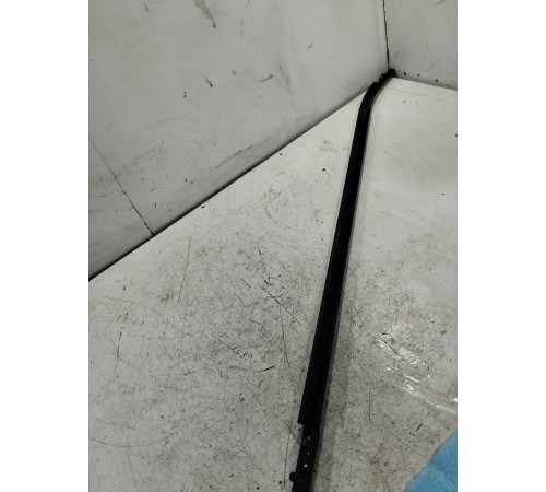 Уплотнитель стекла передний правый внешний