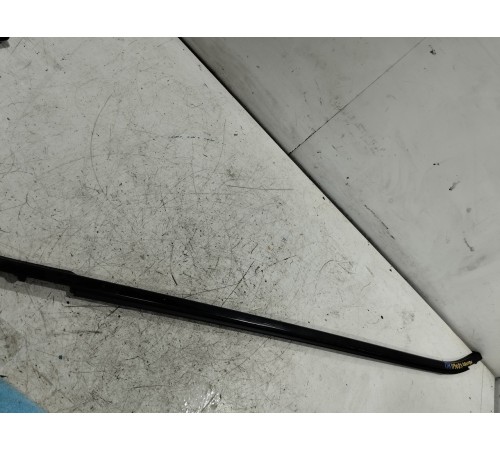 Уплотнитель стекла передний правый внешний