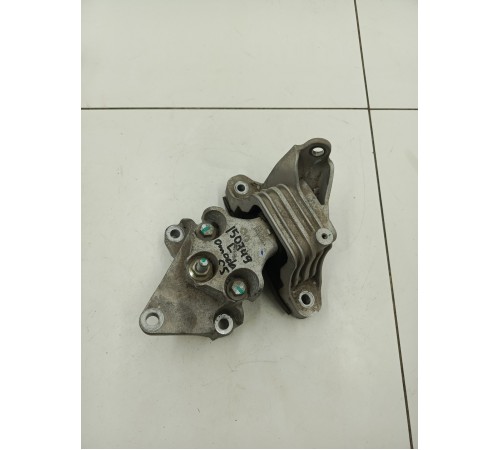 Опора двигателя левая