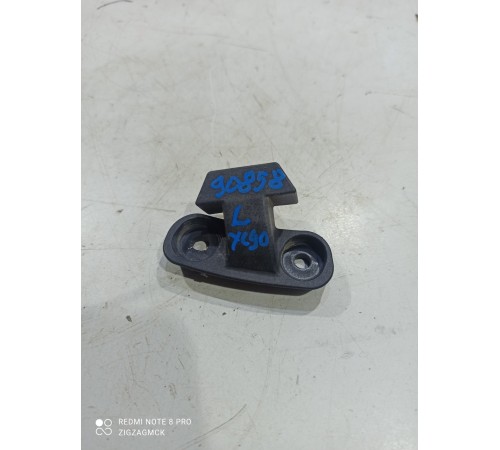 Отбойник двери левый