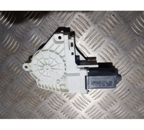 Мотор стеклоподъемника перед. лев.