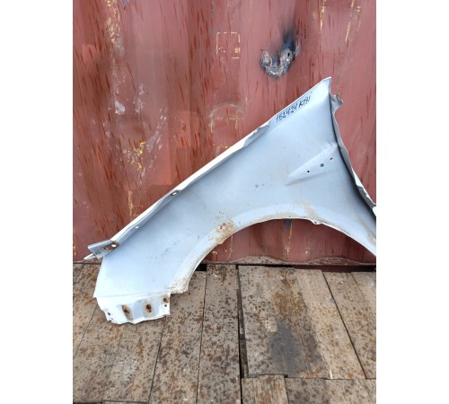 Крыло переднее правое