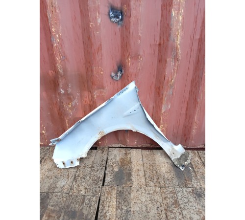 Крыло переднее правое