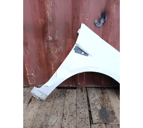 Крыло переднее правое