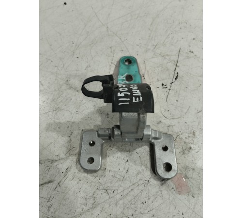 Петля крышки багажника правая