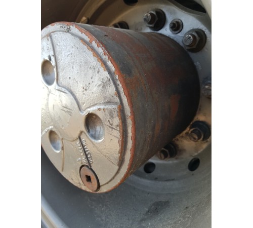 Направляющая колесной пары передняя левая