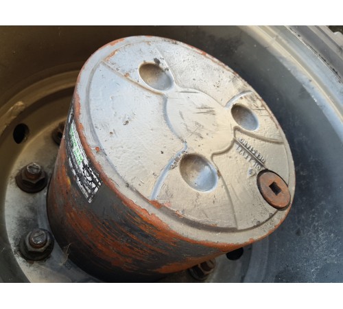 Направляющая колесной пары передняя левая