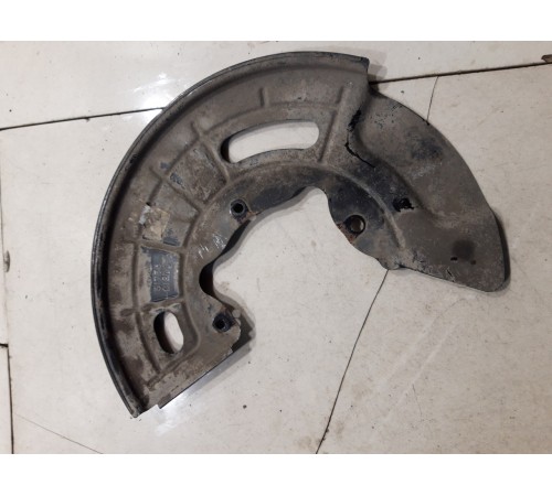 Кожух тормозного диска(передний правый)