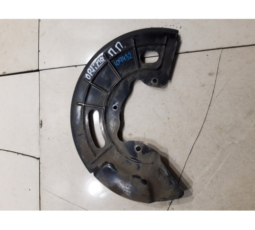 Кожух тормозного диска(передний правый)