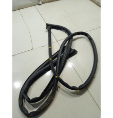 Уплотнитель двери(передний правый)