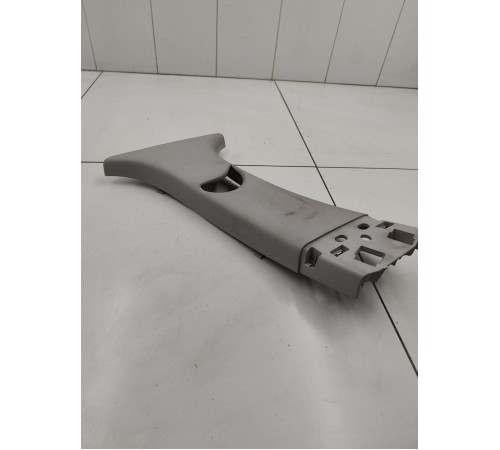 Обшивка центральной стойки левая верхняя