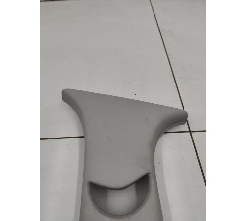 Обшивка центральной стойки левая верхняя