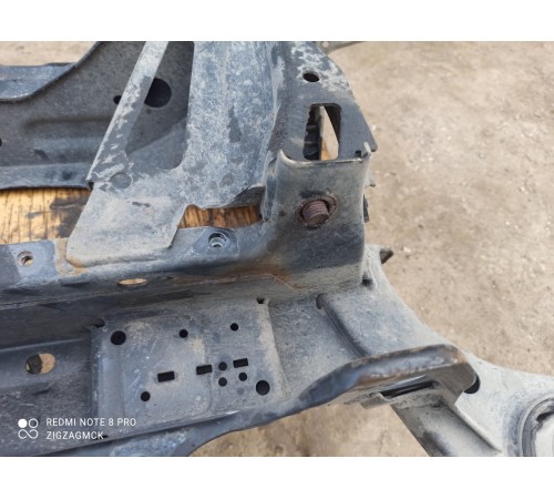 Балка задняя (подрамник)