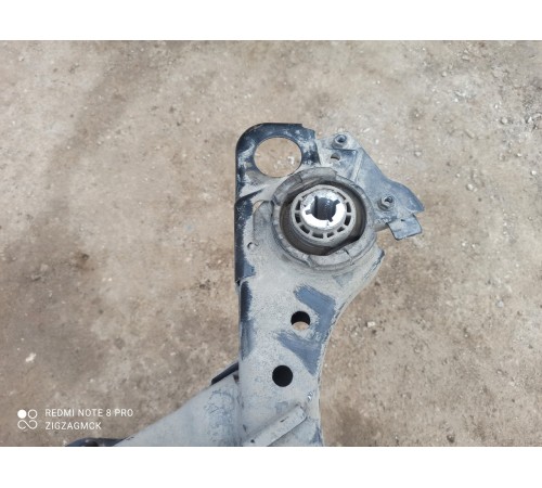 Балка задняя (подрамник)