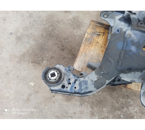 Балка задняя (подрамник)