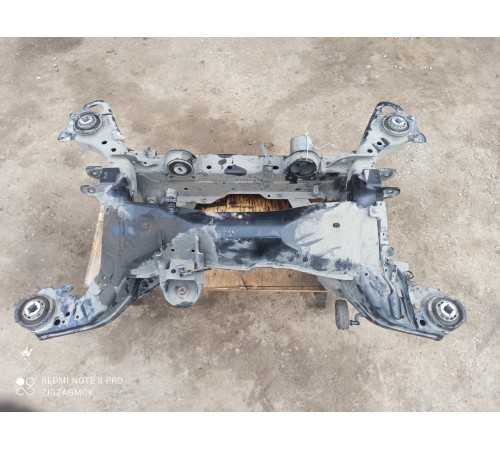 Балка задняя (подрамник)