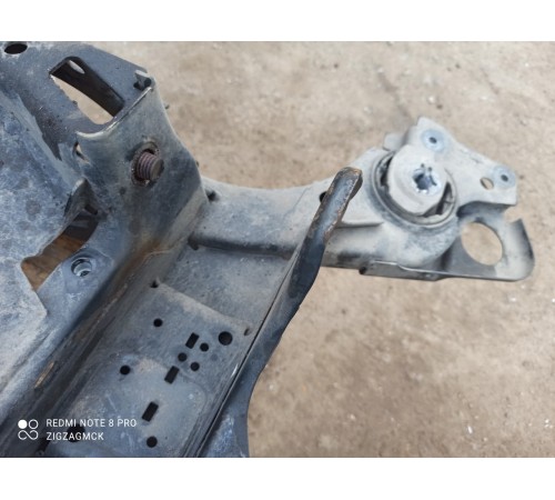 Балка задняя (подрамник)