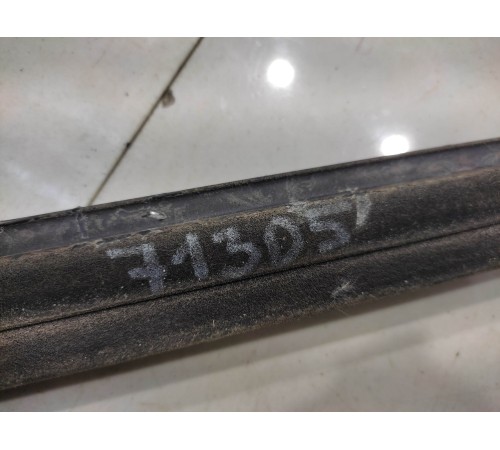 Уплотнитель стекла (передний, правый)