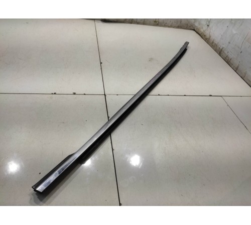 Уплотнитель стекла (передний, правый)