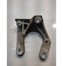 кронштейн редуктора передний