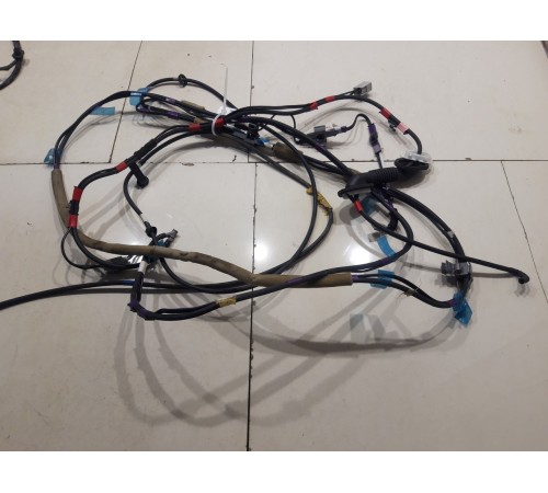 Электропроводка омывателя крышки багажника.