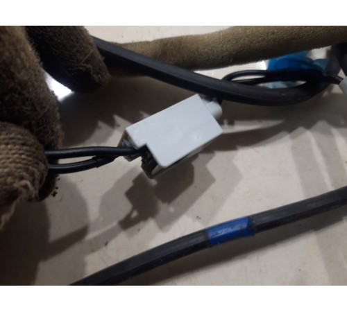 Электропроводка омывателя крышки багажника.