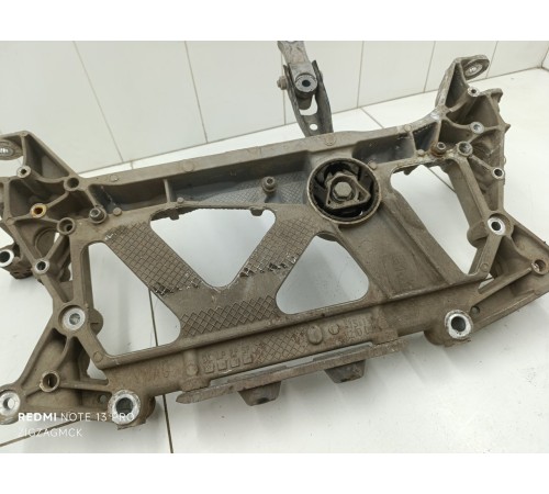 Подрамник передний