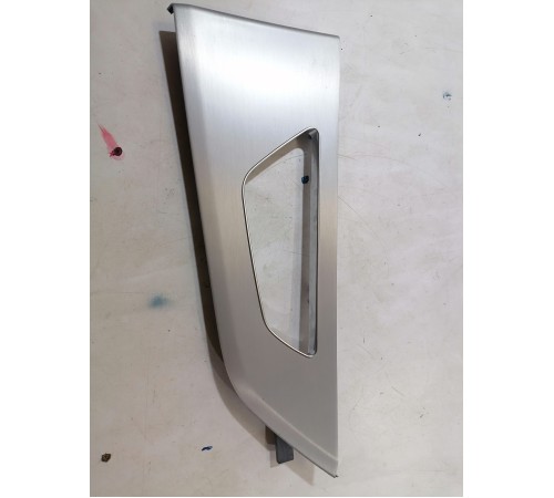 Накладка обшивки двери задняя правая