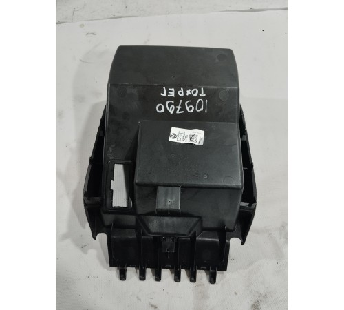 Отсек консоли вещевой