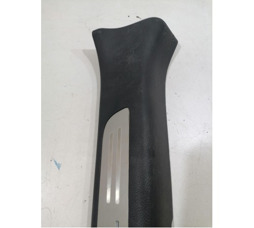 Накладка порога передняя левая