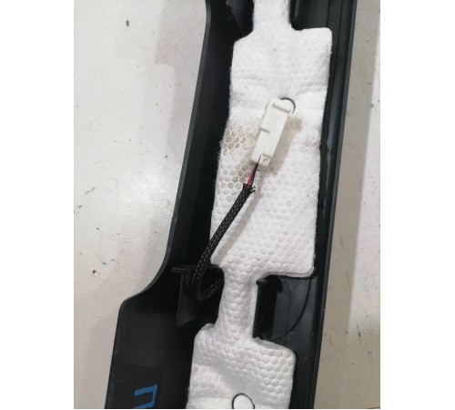 Накладка порога передняя левая