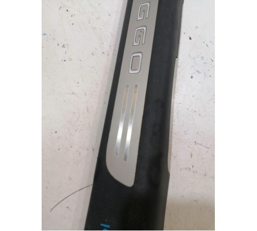 Накладка порога передняя левая