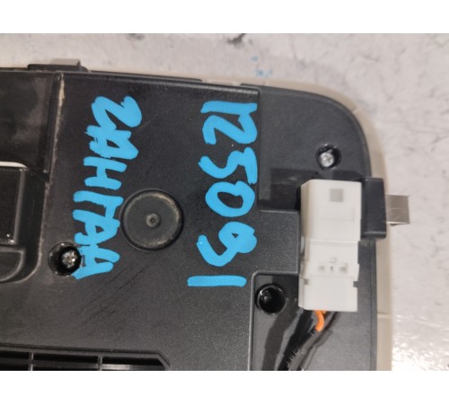 Плафон внутреннего освещения передний