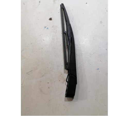 Поводок стеклоочистителя задний