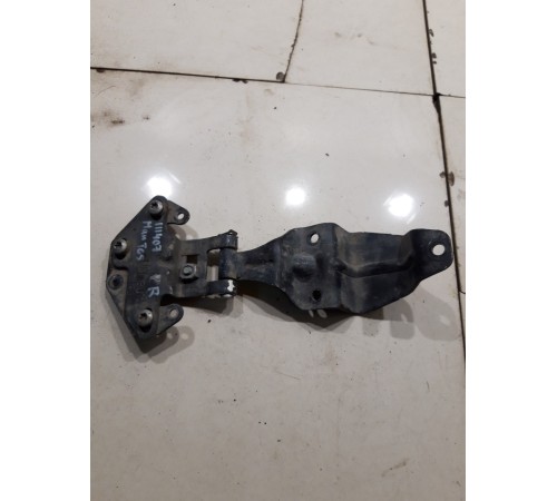 Петля капота(правая)