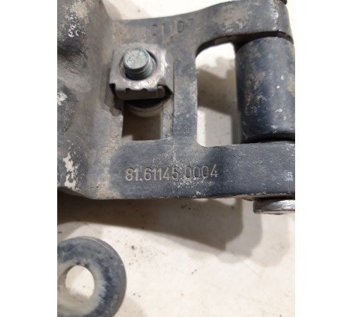 Петля капота(правая)