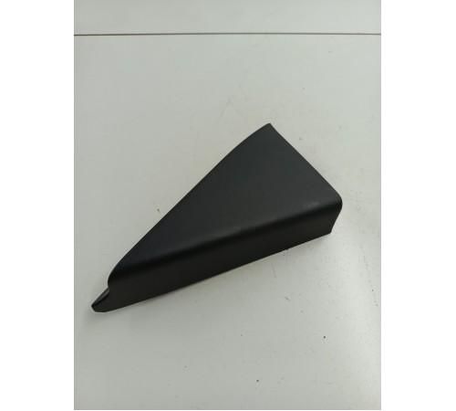 Уголок двери задний правый