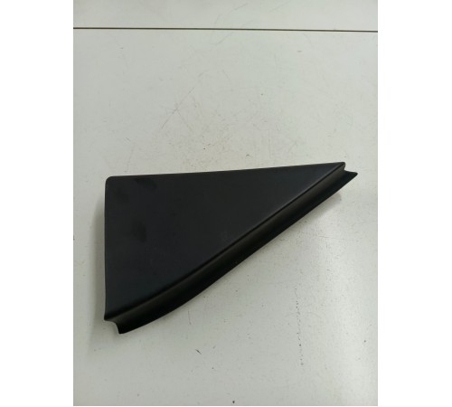 Уголок двери задний правый