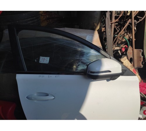 Дверь передняя правая в сборе