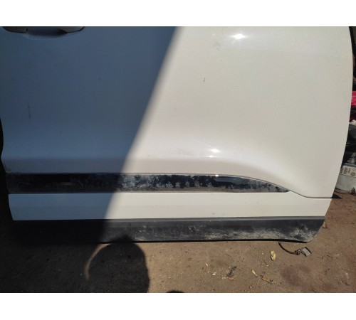 Дверь передняя правая в сборе