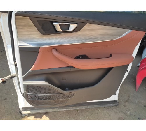 Дверь передняя правая в сборе