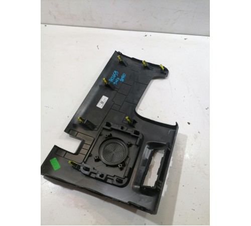 Накладка торпедо нижняя левая