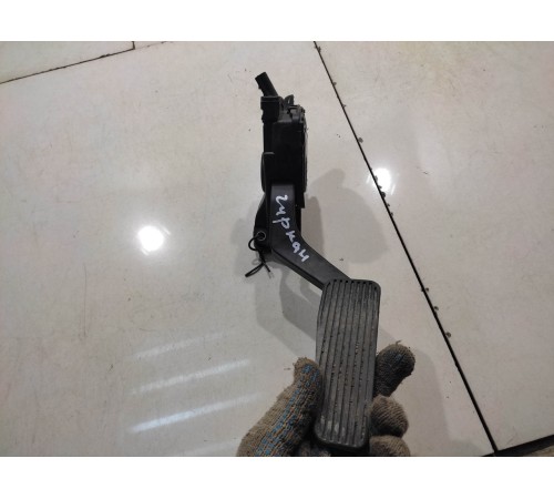 Педаль акселератора