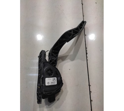 Педаль акселератора