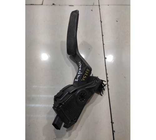 Педаль акселератора