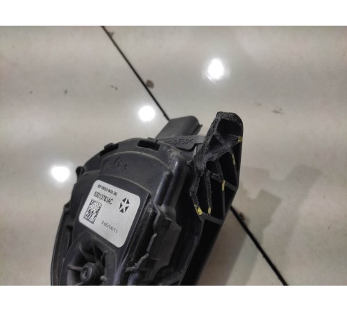 Педаль акселератора