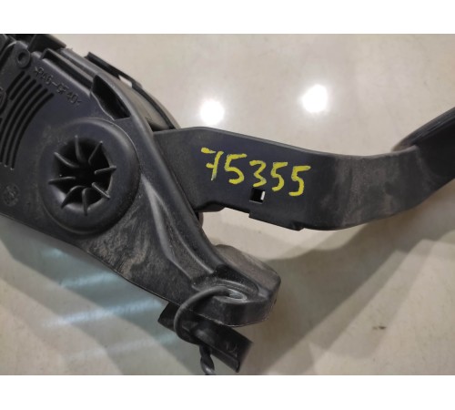 Педаль акселератора