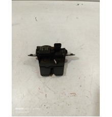 Замок крышки багажника