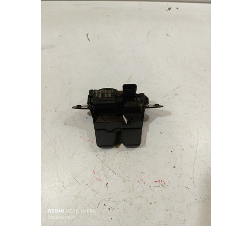 Замок крышки багажника